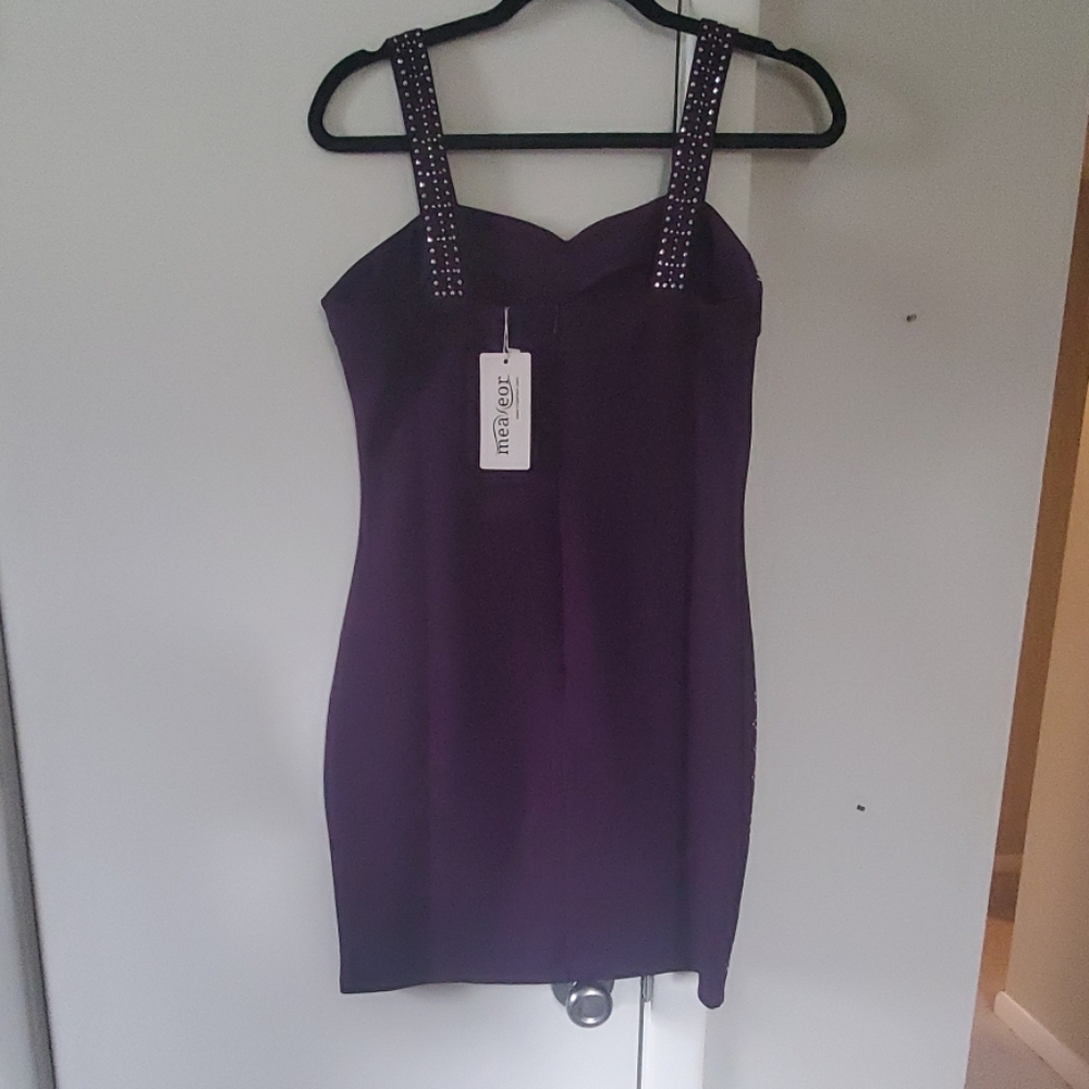 Dress - Picture 2 of 2